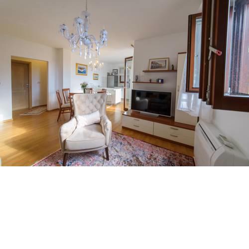 Apartment Happy