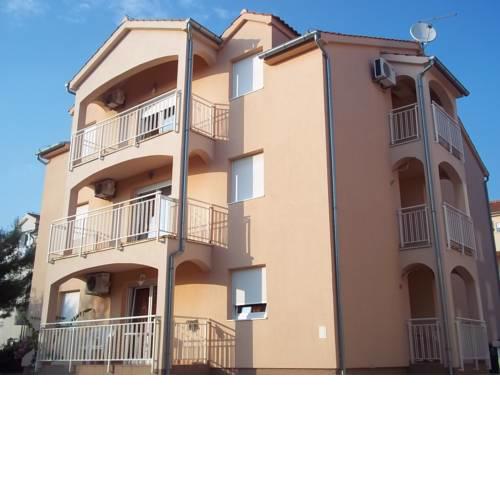 Apartment house Vodice (3596)