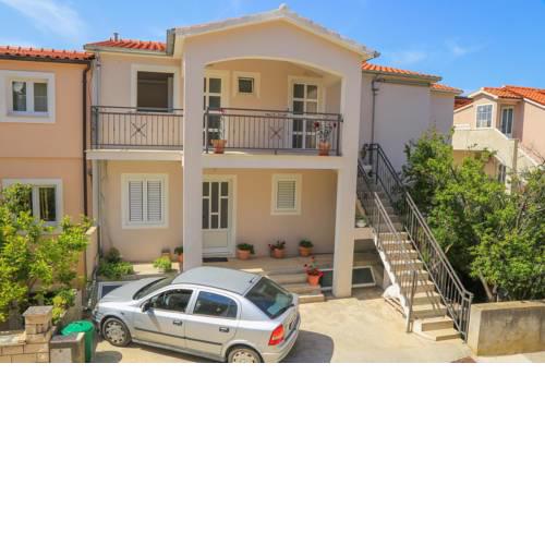 Apartments with a parking space Hvar - 11681