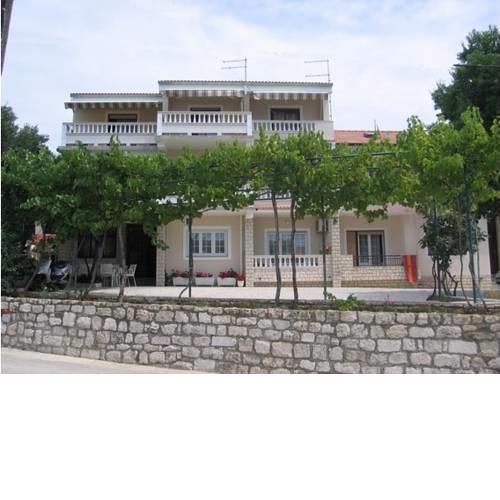 Apartment in Banjol with sea view, terrace, air conditioning, WiFi (4883-1)