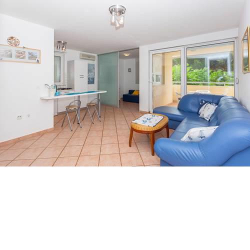 Apartment in Biograd na Moru 38550