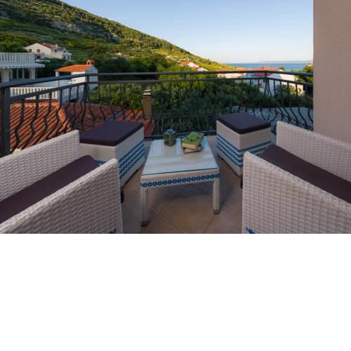 Apartment in Bol with sea view, balcony, air conditioning, Wi-Fi (156-5)