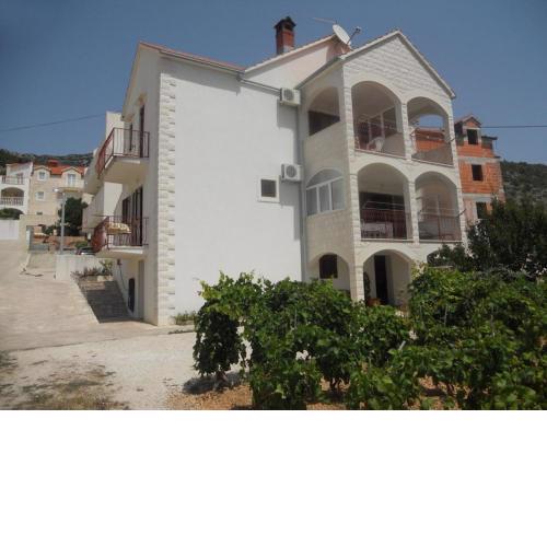 Apartment in Bol with sea view, balcony, air conditioning, WiFi 3831-1