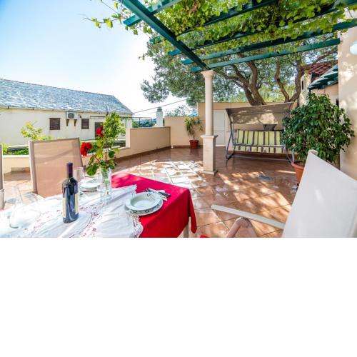 Apartment in Bol with sea view, terrace, air conditioning, WiFi 3739-3