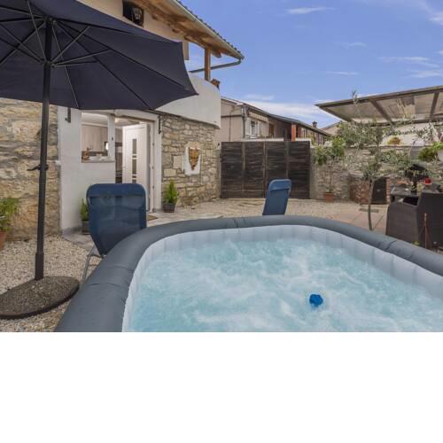 Apartment in Central Istria with Whirlpool for up to 4 people