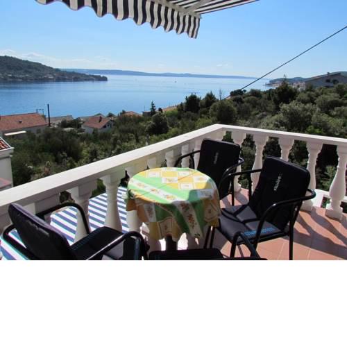 Apartment in Kali with Sea View, Balcony, Air Conditioner, Wi-Fi (4575-2)