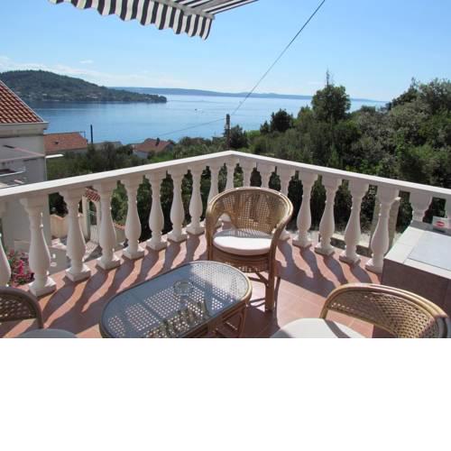 Apartment in Kali with Sea View, Terrace, Air Conditioner, Wi-Fi (4575-4)