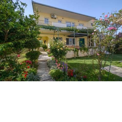 Apartment in Kaštel Štafilić with sea view, terrace, air conditioning, WiFi (4218-1)