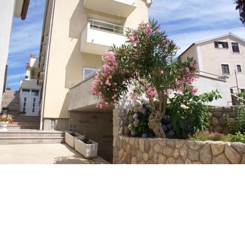 Apartment in Malinska/Insel Krk 13016