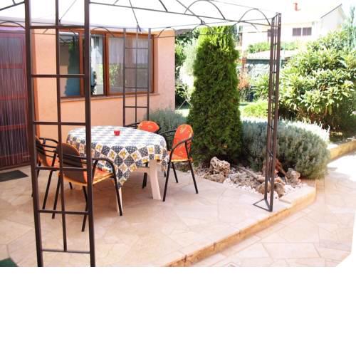 Apartment in Medulin with terrace, air conditioning, WiFi (3537-1)