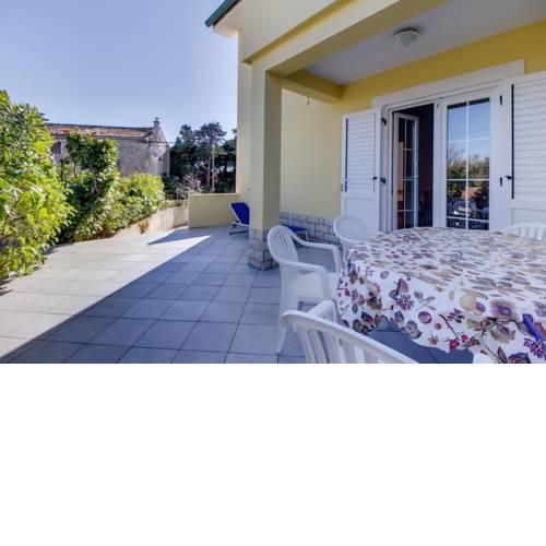 Apartment in Nerezine with sea view, air conditioning, WiFi (3587-1)