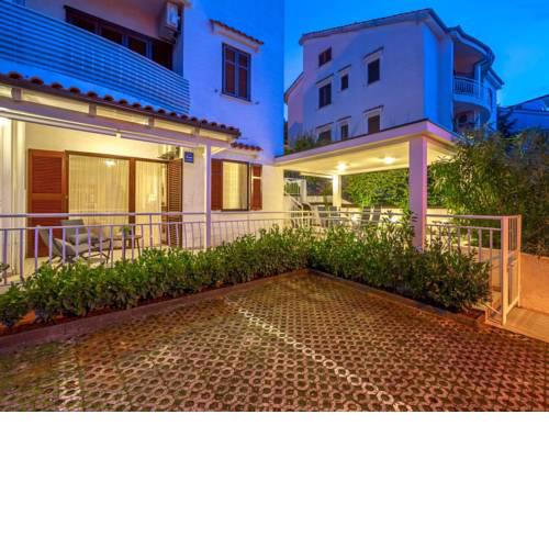 Apartment in Njivice/Insel Krk 13329