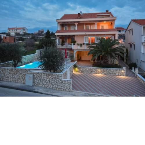 Apartment in Novalja with sea view, terrace, air conditioning, WiFi (4919-2)
