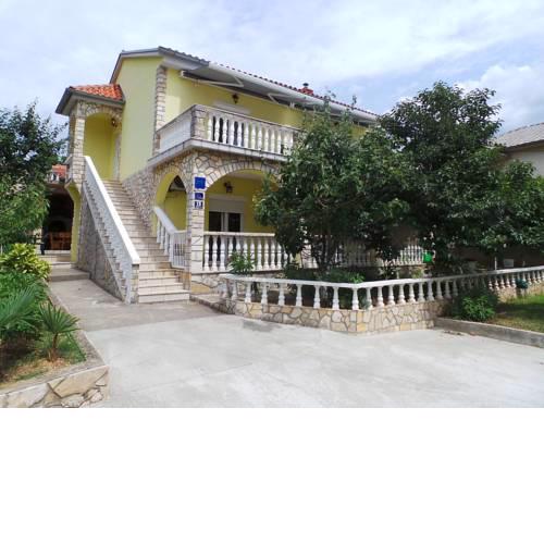 Apartment in Novi Vinodolski 15375