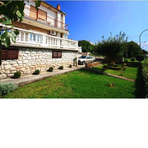 Apartment in Novi Vinodolski 15435