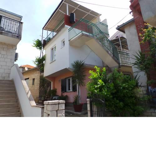 Apartment in Okrug Donji 6072