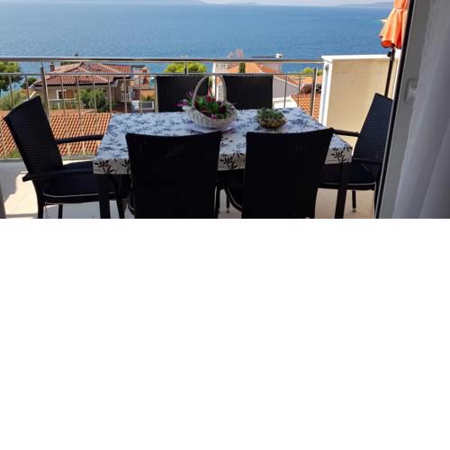 Apartment in Okrug Gornji 6113
