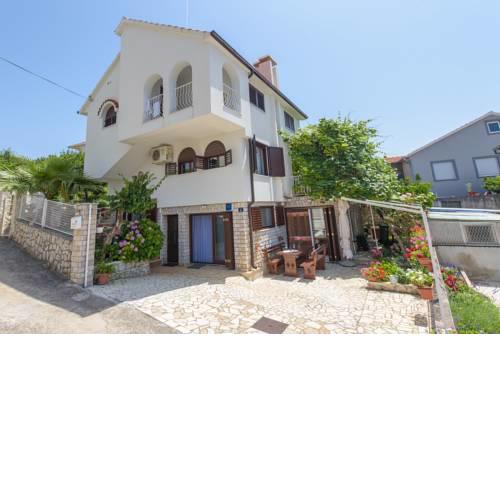 Apartment in Okrug Gornji 6132
