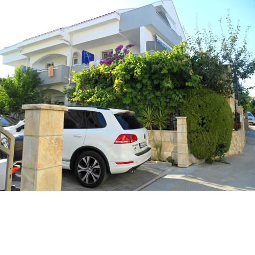 Apartment in Okrug Gornji with Seaview, Balcony, Air condition, WIFI (4790-3)