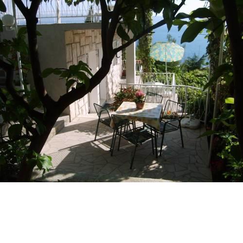 Apartment in Omiš with sea view, terrace, Wi-Fi (161-2)
