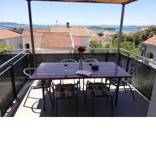 Apartment in Pakostane with sea view, terrace, air conditioning, WiFi 4819-1