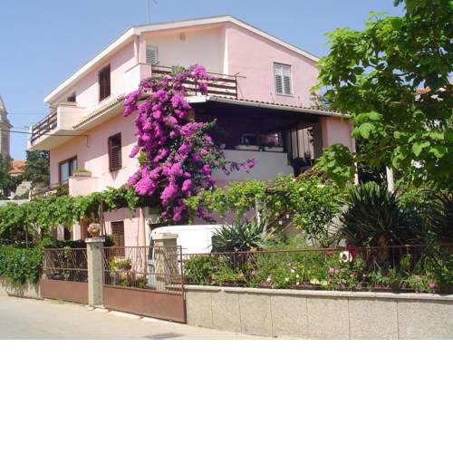 Apartment in Pakoštane with terrace, WiFi (3539-3)