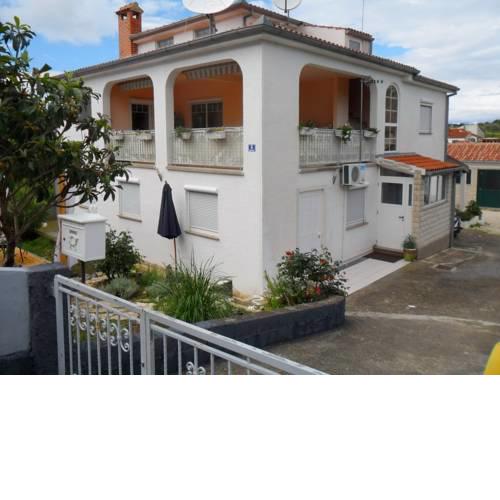 Apartment in Petrcane with One-Bedroom 1
