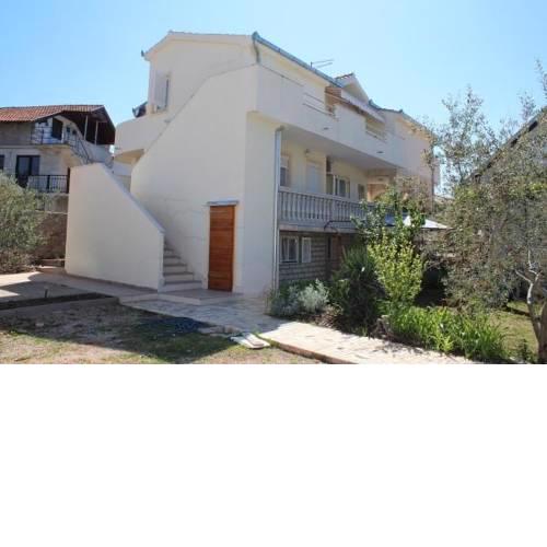 Apartment in Pirovac with Terrace, Air condition, WIFI, Washing machine (4793-2)