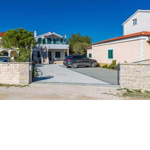 Apartment in Pirovac with terrace, air conditioning, WiFi (4925-3)
