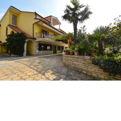 Apartment in Pula/Istrien 17325