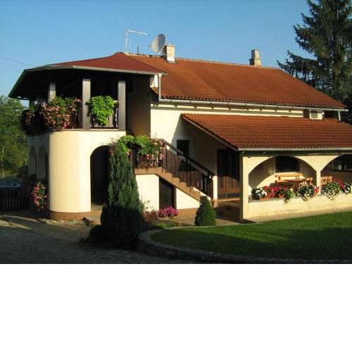 Apartment in Rakovica with terrace, air conditioning, WiFi 4371-1