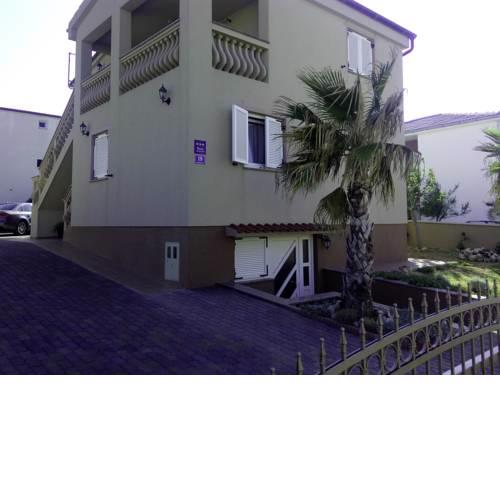 Apartment in Razanac/Zadar Riviera 8148