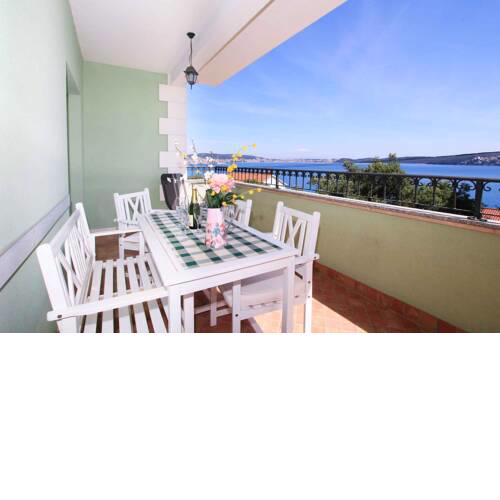 Apartment in Seget Donji 40142