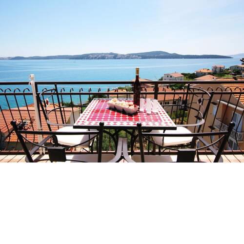 Apartment in Seget Donji 40146