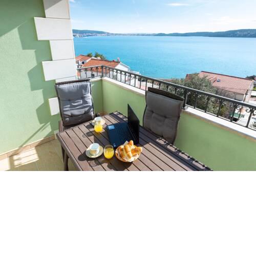 Apartment in Seget Donji 40162