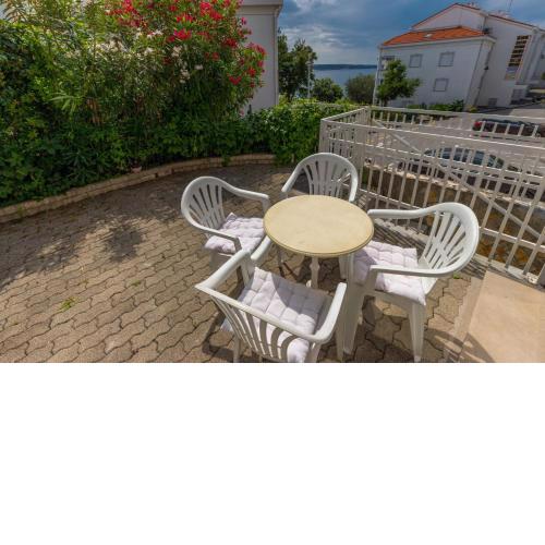 Apartment in Selce 41920
