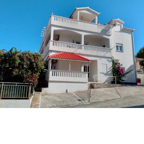 Apartment in Slatine with sea view, balcony, air conditioning, Wi-Fi (4783-4)