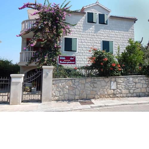 Apartment in Supetar with sea view, terrace, air conditioning, Wi-Fi (4865-1)