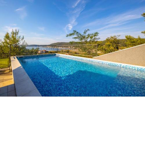 Apartment in Supetarska Draga with sea view, balcony, air conditioning, WiFi 3321-2
