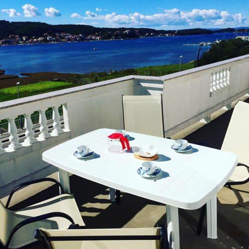 Apartment in Supetarska Draga with Seaview, Balcony, Air condition, WIFI (4325-1)