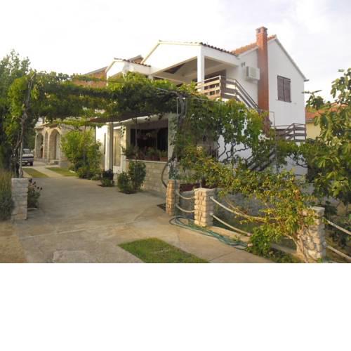 Apartment in Tkon/Insel Pasman 7879