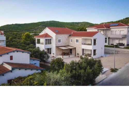Apartment in Vodice with air conditioning, WiFi, washing machine, dishwasher (4932-5)
