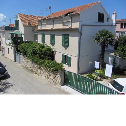 Apartment in Vodice with balcony, air conditioning, Wi-Fi (4530-1)