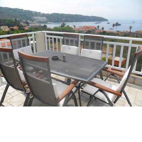 A Lovely Apartment with an Island View in Lopud