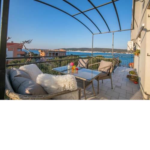 Apartment Iva - modern seaview apartment