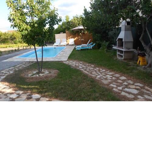 Apartment Ivana with pool,parking,AC for 6+2