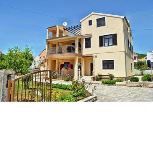 Apartment Ivica - 300 m from sea