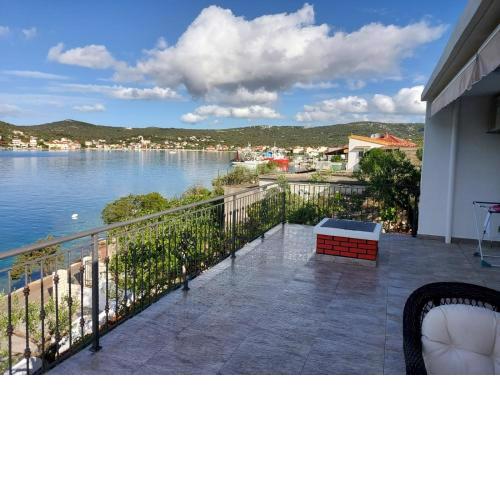 Apartment Ivica - sea view