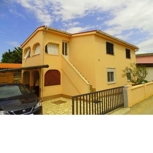 Apartment Jelena, 50 mt from the beach, Vir