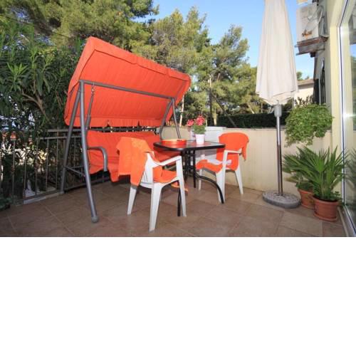 Apartments by the sea Jelsa, Hvar - 8751